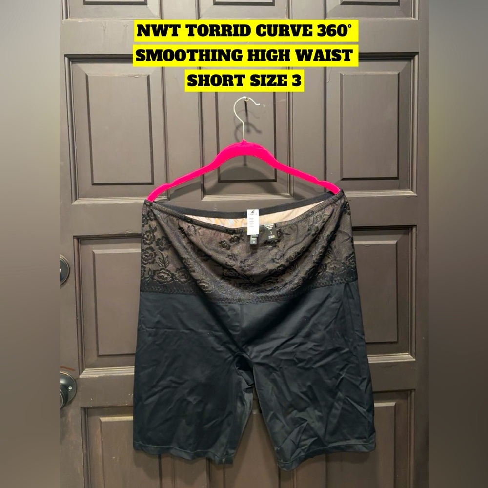 NWT TORRID CURVE 360° SMOOTHING HIGH WAIST SHORT SIZE 3
